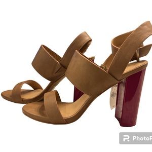 NWT EXPRESS nude/tan with pink heel size 8